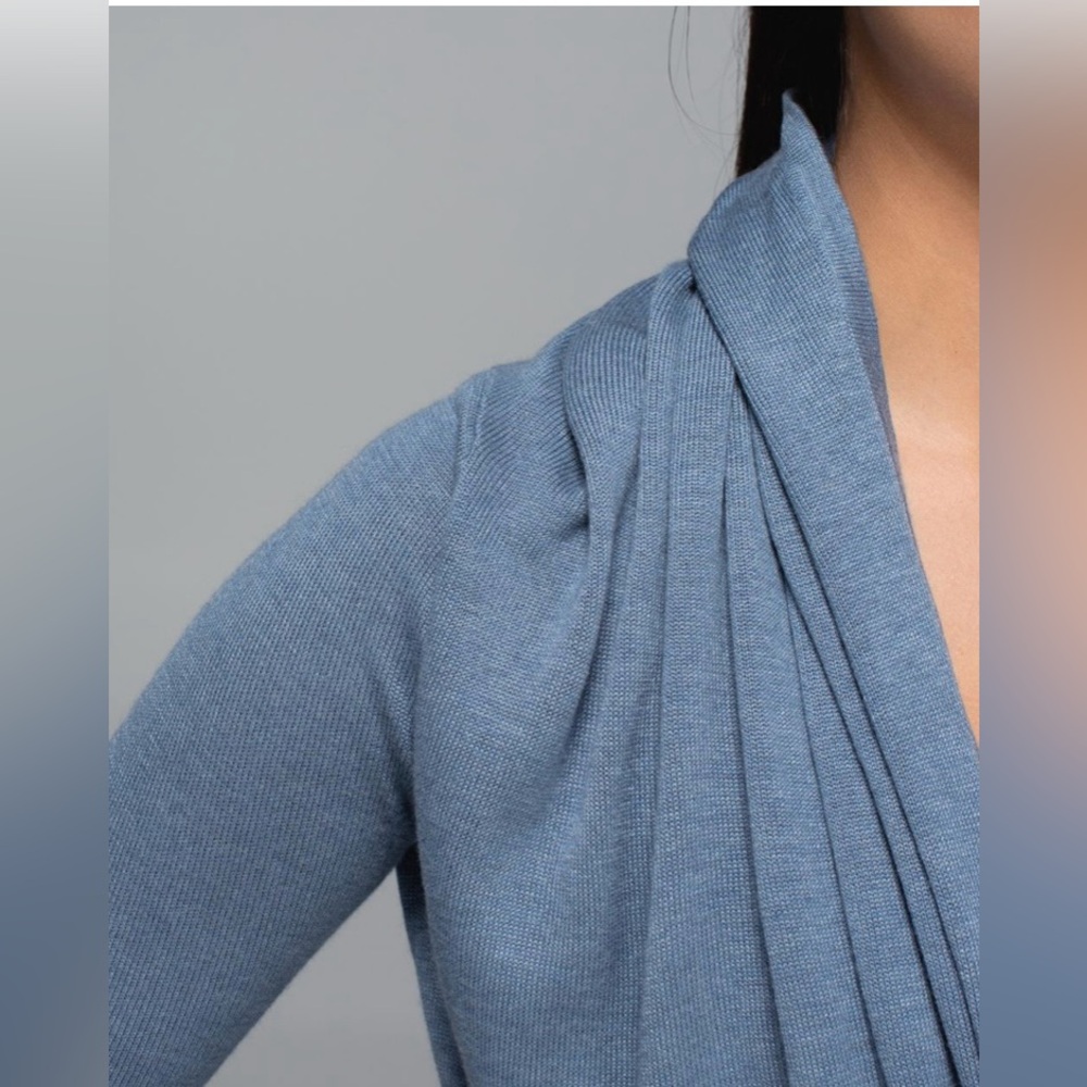 Lululemon Iconic Wrap. - Picture 6 of 16
